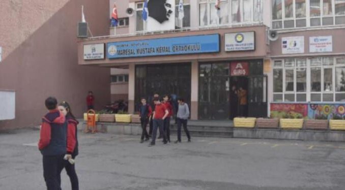 Okullarda zil çalma uygulaması kaldırıldı