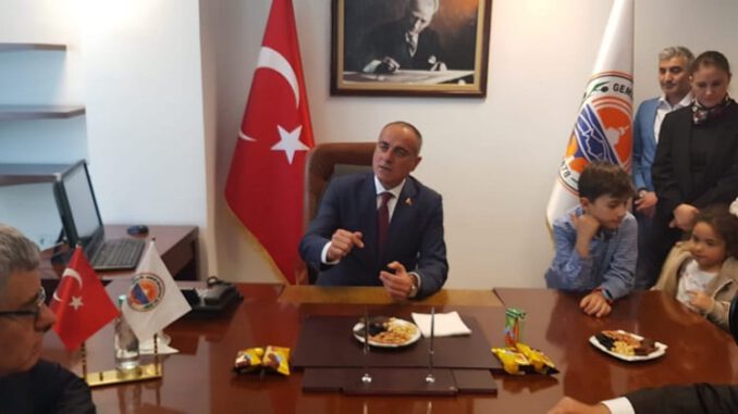 Sertaslan Bize Oy Vermeyen İnsanları Bulun, Onların Boynuna Sarılın