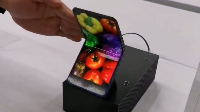 Sharp ekranı dikey katlanan telefon çıkardı