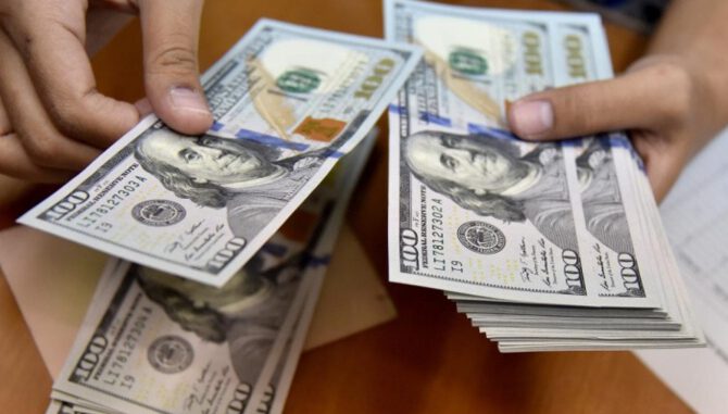 100 bin doların üzerinde döviz alımına bir gün bekleme kuralı