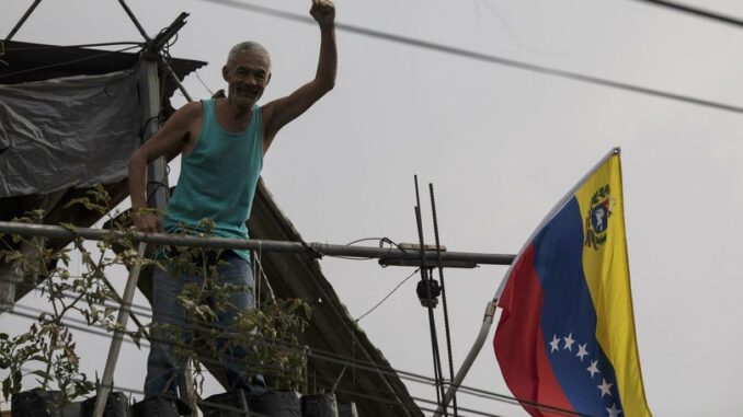 ABD Başkan adayından Maduro yanlılarına yiyecek yardımı