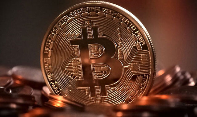 Bitcoin 8,000 doların üzerinde