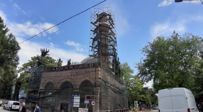 Bursa'da çürümeye yüz tutan tarihi camiye ilişkin Valilik'ten açıklama