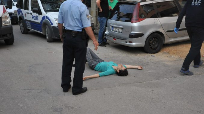 Bursa'da kocasını öldüren kadına tahrik ve iyi hal indirimi