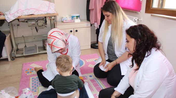 Çocuk evlerine sağlık ziyareti