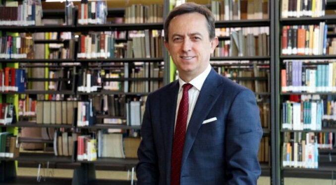 MEF Üniversitesi Rektörü Şahin'den 23 Haziran duyurusu Sınav koyduk, gelmemezlik yapmayalım