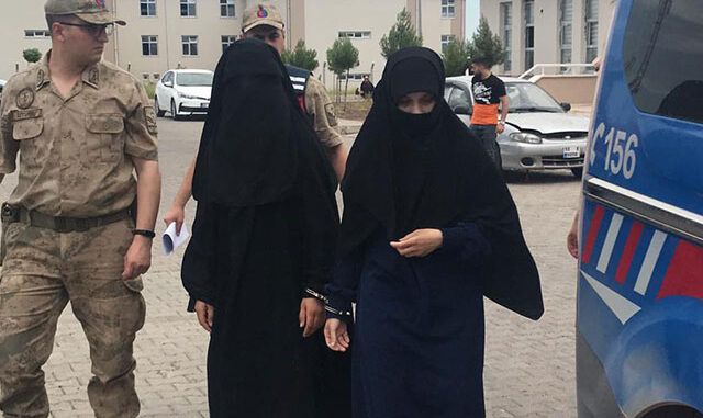 PKKPYD kampından kaçan Canan Barlas ve Betül Şener sınırda yakalandı