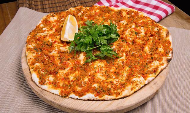 Şanlıurfa'da lahmacun sırası yüzünden iki grup birbirine girdi! Yaralılar var