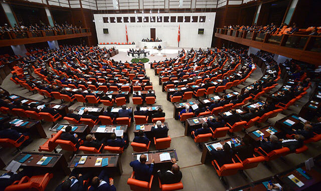 'Tek tip askerlik' Meclis'e sunulacak