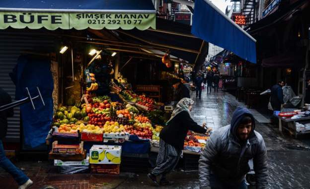 Türk-İş Açlık sınırı 2 bin 124 TL, yoksulluk sınırı 6 bin 918 TL