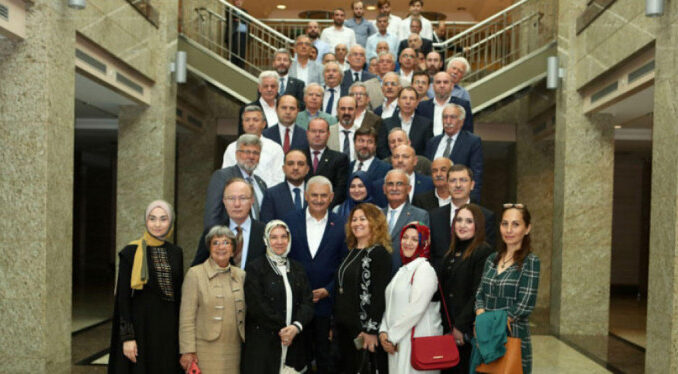Binali Yıldırım Çerkes temsilcileri ile bir araya geldi