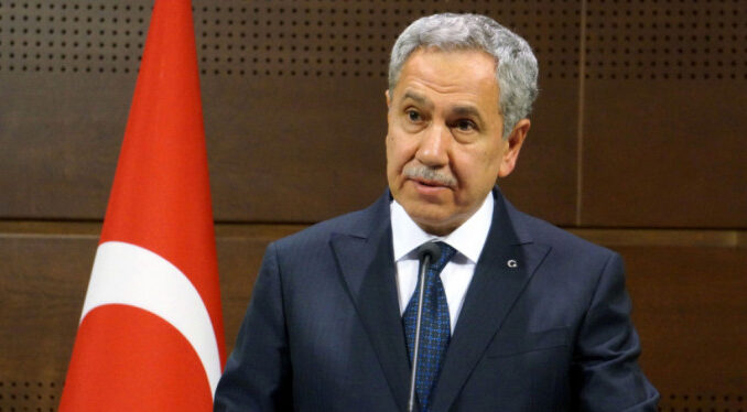 Bülent Arınç'tan dikkat çeken AK Parti çıkışı