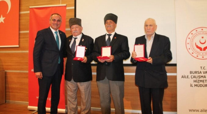 Bursa Gemlik'te muharip gazilere Kıbrıs'tan madalya ve berat