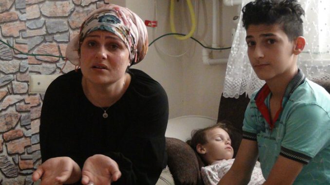 Bursa'da Anne, Çocuklarının Sesini Duyması için Yardım İstiyor