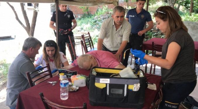 Bursa'da kahvede otururken sırtına mermi isabet eden yaşlı adamdan acı haber