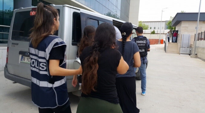 Bursa'da torbacı aile yakayı ele verdi!