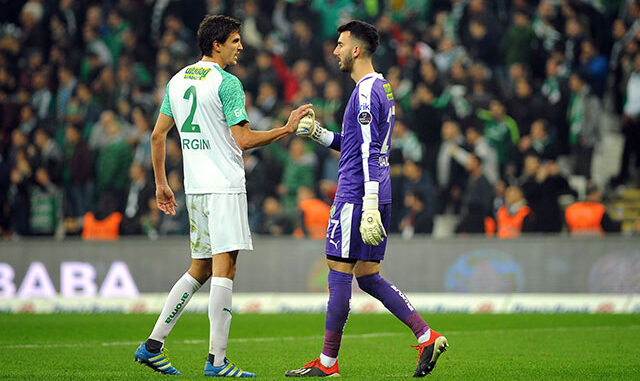 Bursaspor’un genç file bekçisine Porto ve Atletico Madrid'den yakın takip