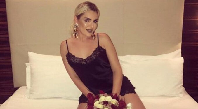 Cinsiyet değiştirme ameliyatıyla kadın olan Selin Ciğerci'den sahil paylaşımı!