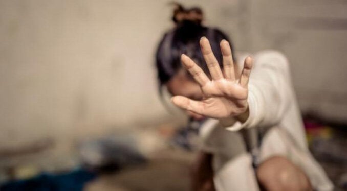 Kadınlara tecavüzü savunan doktorun meslek üyeliği durduruldu