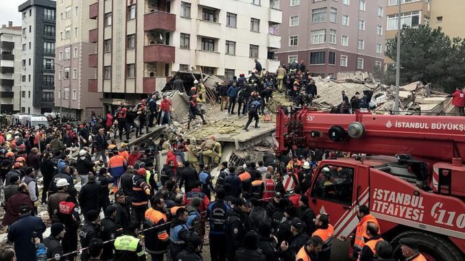 Kartal’da çöken bina davasında sanıklar hakim karşısında