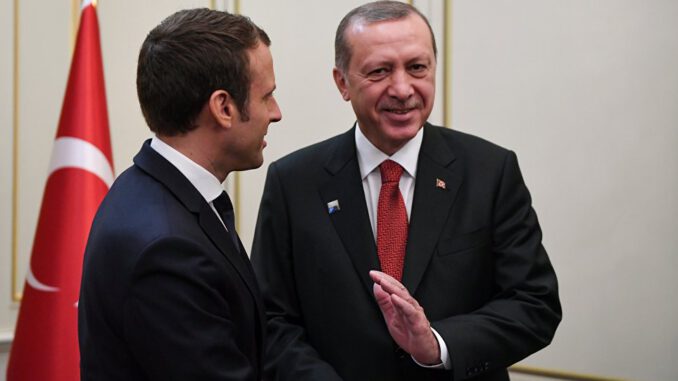 Macron Türkiye Kıbrıs'ta yasa dışı faaliyetlerini sonlandırmalı