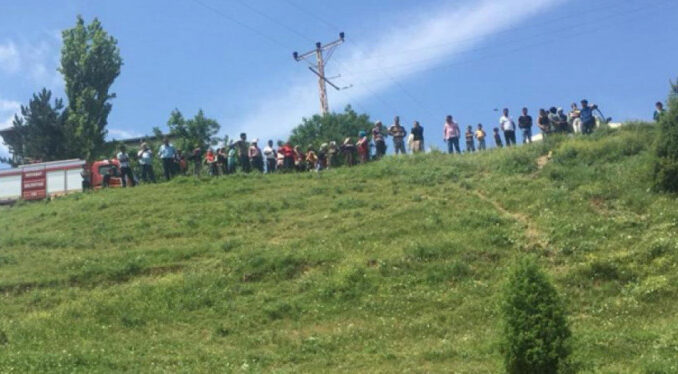 Otomobil yamaçtan yuvarlandı! Çok sayıda yaralı..