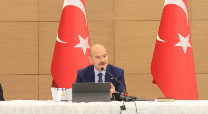 Süleyman Soylu'yu taşıyan helikopter Gemlik'e acil iniş yaptı!