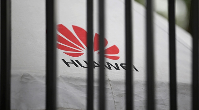 Yeni Huawei Telefonlara Facebook, WhatsApp ve Instagram Yüklenemeyecek