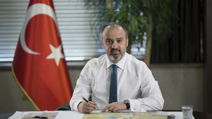 Alinur Aktaş'ın 50 Bin TL Huzur Hakkı Aldığı İle İlgili İddialara Büyükşehir'den Açıklama