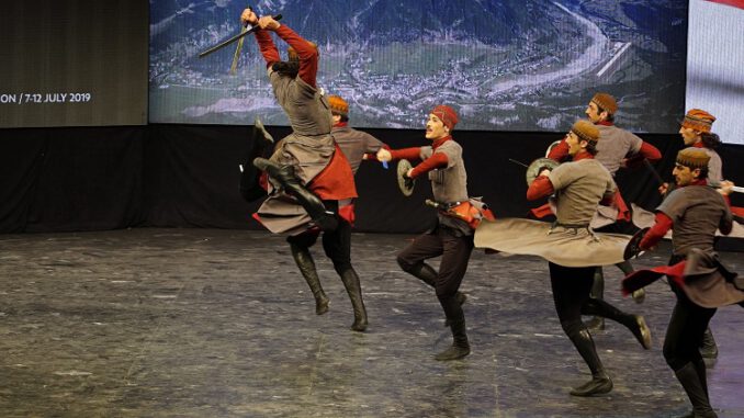 Altın Karagöz Halk Dansları Yarışması’nda final heyecanı