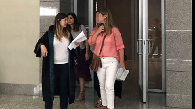 Arkadaşının yerine ehliyet sınavına girmek isterken yakalandı!