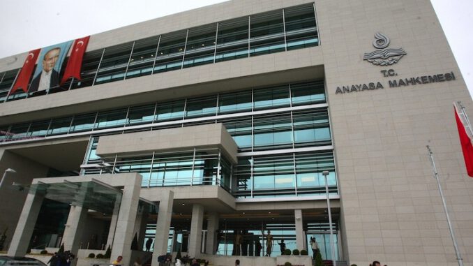 AYM’den OHAL kararı Barışçıl gösteriler ‘keyfi gerekçelerle’ yasaklanamaz