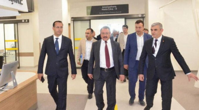 Bakan Yardımcısı Güven, Bursa Şehir Hastanesinde incelemelerde bulundu