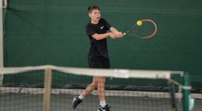 Bursa 16 Yaş Tenis Yaz Kupası başladı