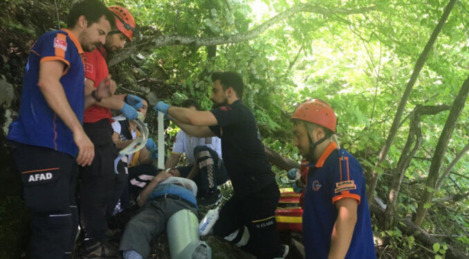 Bursa Uludağ'da kurtarma ekipleri yaşlı adam için seferber oldu!