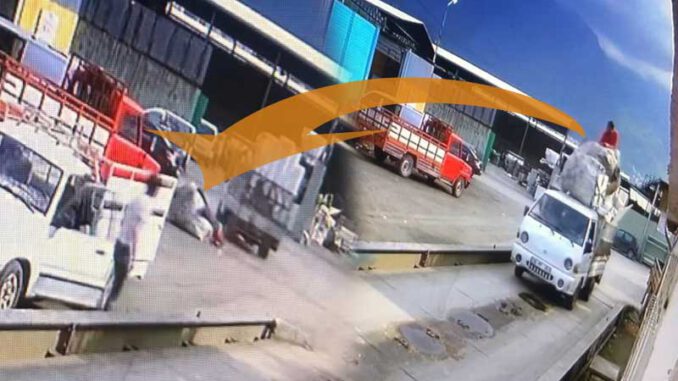 Bursa'da-13-yaşındaki-oğlunun-sürdüğü-kamyonetten-yola-düşerek-yaralandı