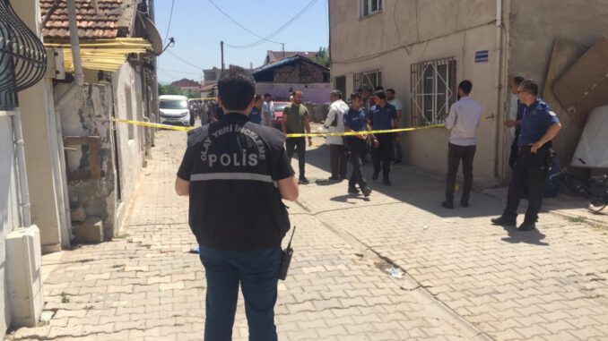 Bursa'da Alileler Arasında Silahlı Kavga!