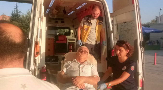 Bursa'da arabayı durduramayınca seyir halindeki araçtan kendini attı!