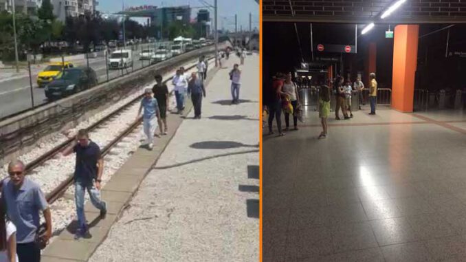 Bursa'da-Metrodaki-Yolcular-Tahliye-Ediliyor