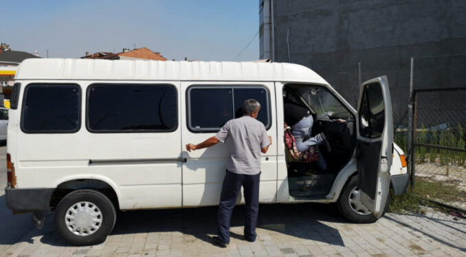 Bursa'da minibüs hırsızı suçüstü yakalandı!