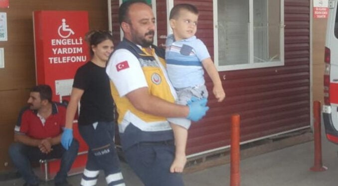 Bursa'da minik Yasin'in yuttuğu çengelli iğne çıkarıldı!