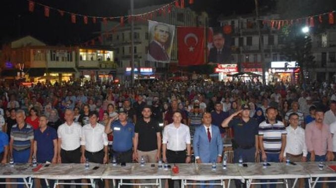 Demre'de 'demokrasi yürüyüşü'