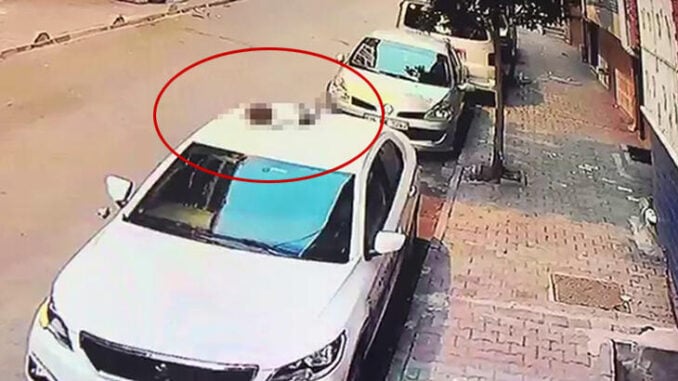 Esenler’de korkunç olay! 2,5 yaşındaki kuzenini çatıdan attı…