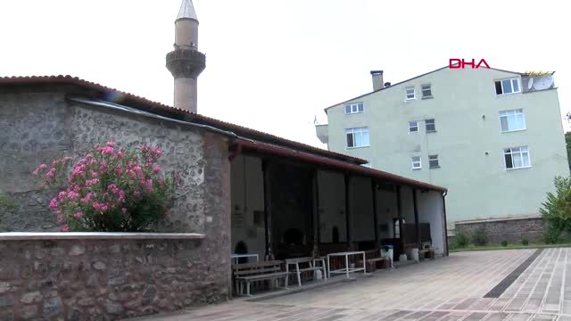 Fatih Sultan Mehmet'in namaz kıldığı Ulu Cami, zamana meydan okuyor