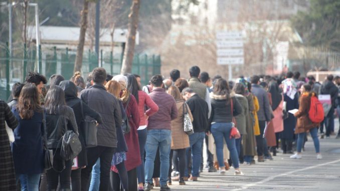 İşsizlik yüzde 13'e, işsizler 4.2 milyon kişiye yükseldi