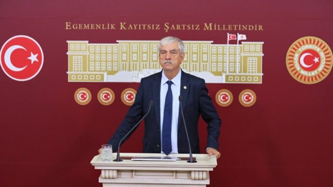 Kani Beko Mustafa Kemal'in yaptığı fabrikaların hepsini satarken sizde AK Parti rozeti vardı