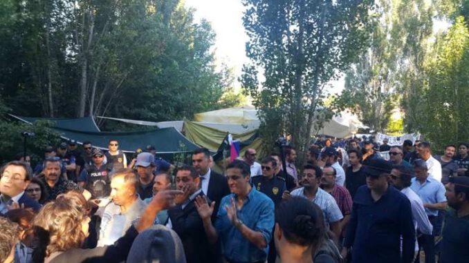 ODTÜ'de Öğrencilere Polis Müdahalesi
