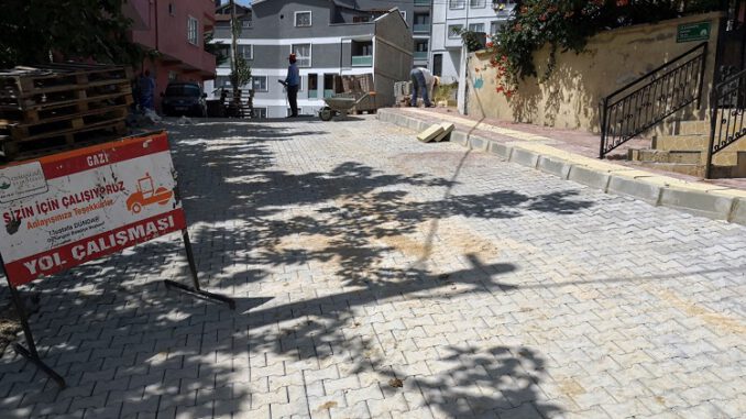 Osmangazi'de Asfalt ve Parke Taşı Döşeme Çalışmaları Devam Ediyor