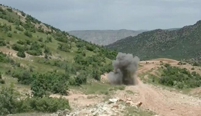 Pençe-2 Harekatı'nda mayın ve el yapımı patlayıcılar imha ediliyor