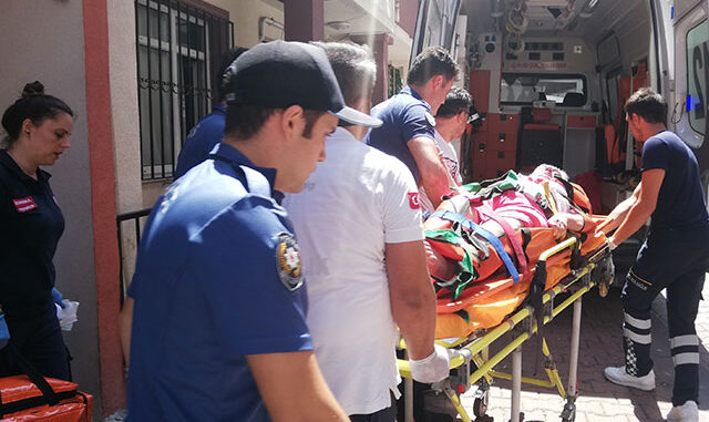Psikolojik rahatsızlığı olduğu iddia edilen kadın, ekiplerine zor anlar yaşattı